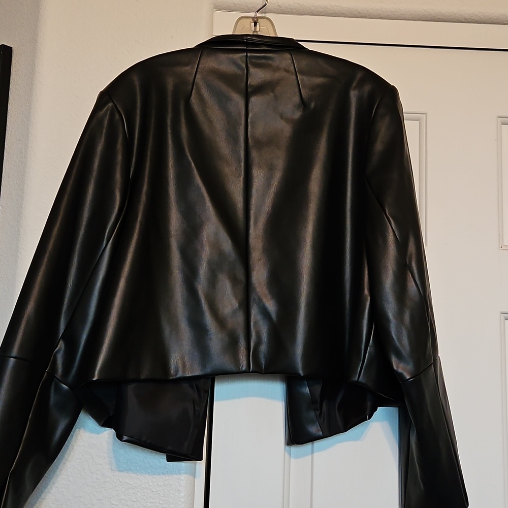 NWOT Calvin Klein Women's Black Faux Leather Open Blazer Sz 2x - Picture 3 of 4